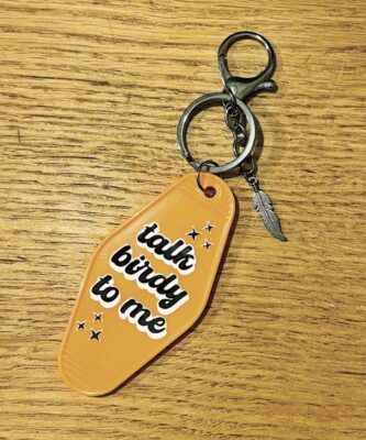 Hotel sleutelhanger ‘Talk birdy to me’