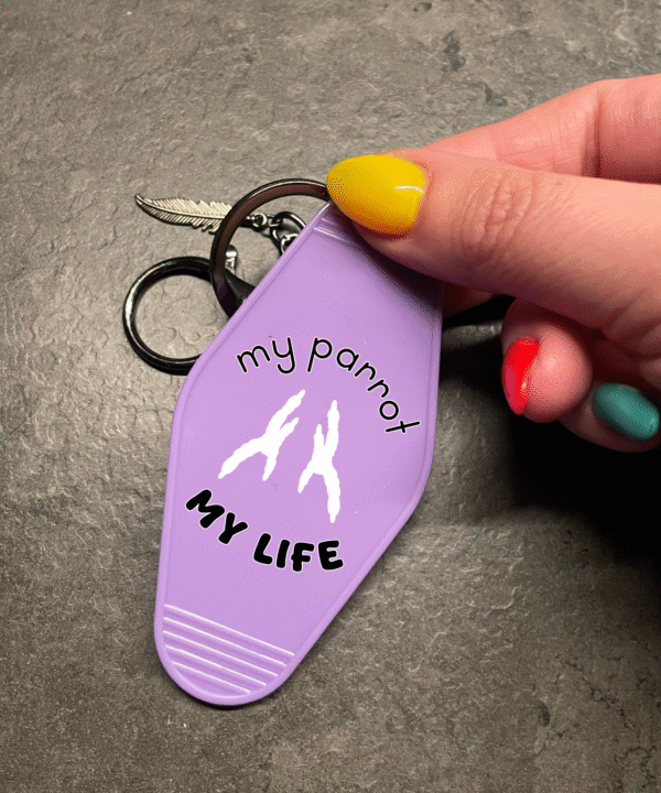 Sleutelhanger met tekst ‘My parrot My life’ – voor papegaaienliefhebbers