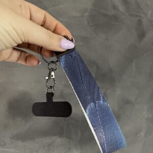 Alternative view of Blue And Gold Macaw Feather Pattern Wristlet